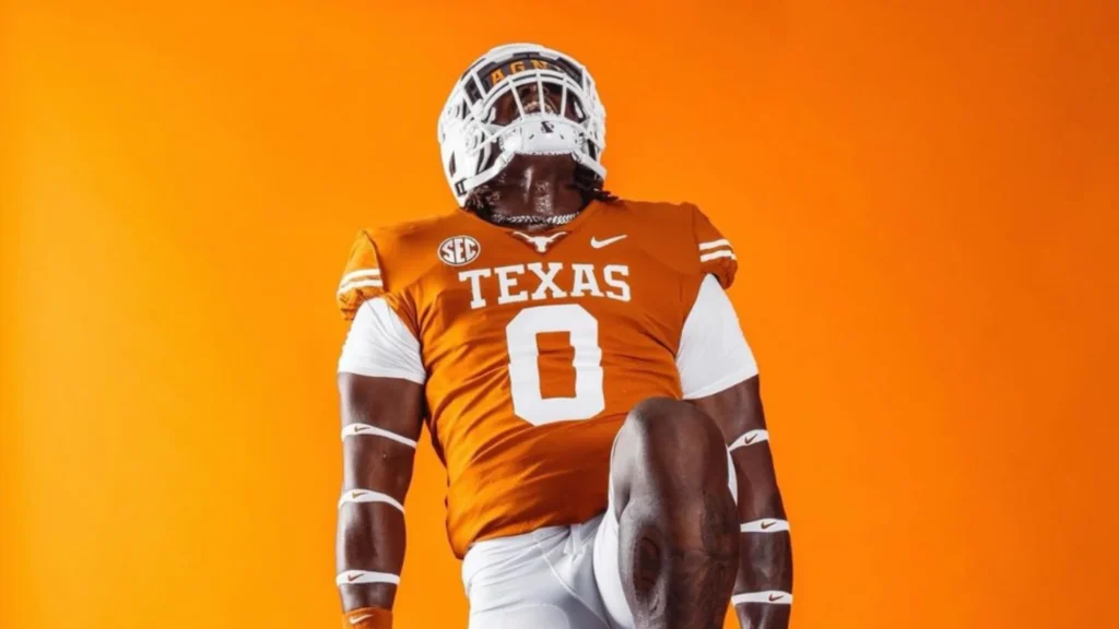 BREAKING: 5-Star DT Confirms Commits to Texas Longhorns over Georgia ...